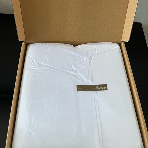 Arch draping - Picture 1 of 2